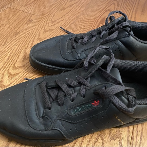 adidas Yeezy Powerphase Calabasas In Black - Picture 1 of 3